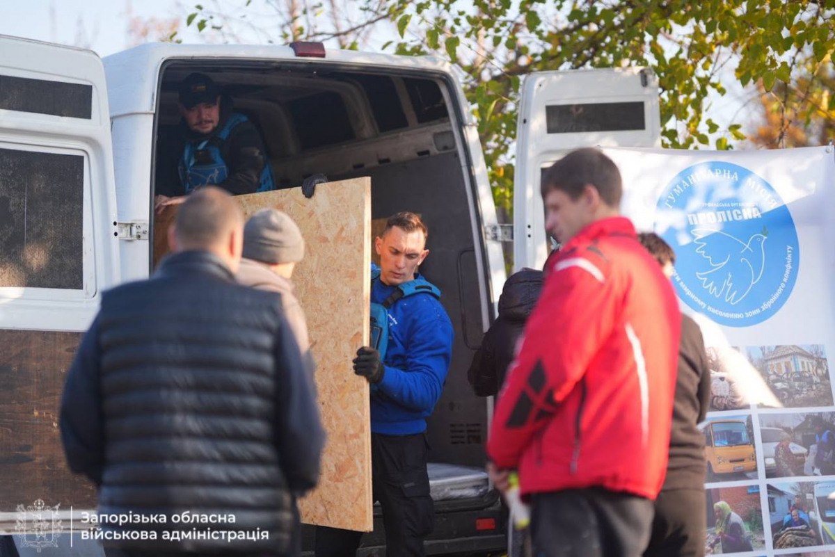 У Запоріжжі внаслідок нічної атаки пошкоджень зазнав житловий сектор Шевченківського району - кількість поранених зросла (фото, відео)