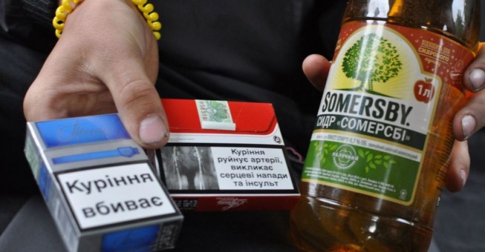 У Запорізькій області затримали чоловіка, який хотів перепродавати контрафактний алкоголь і цигарки
