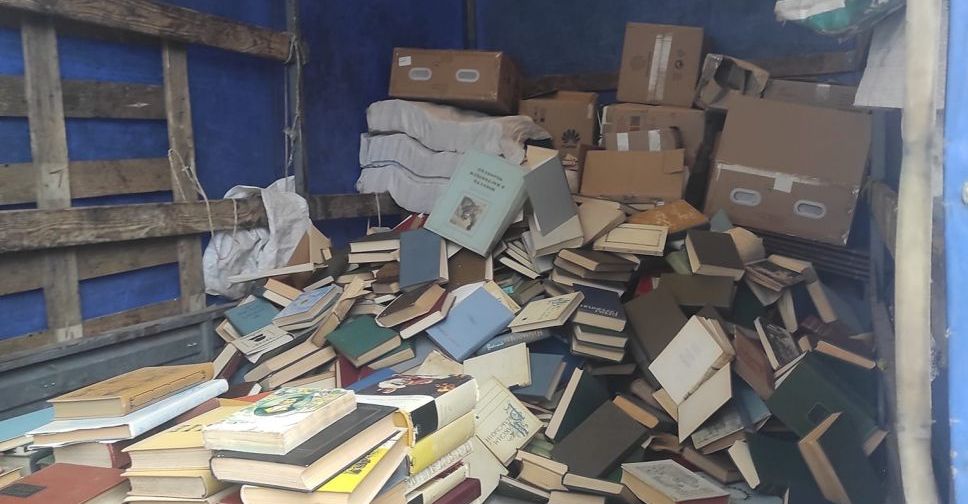 Запорізька молодь зібрала більше тонни російської літератури на переробку
