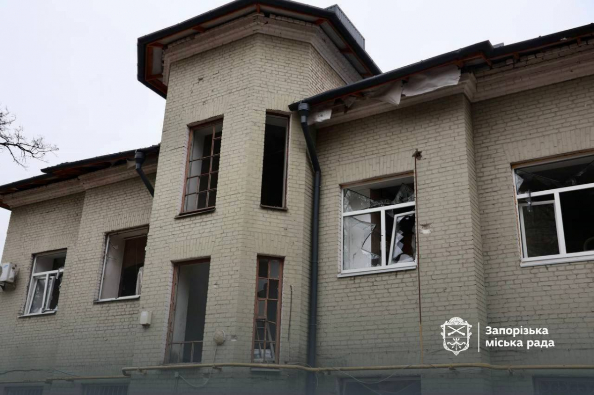 У Запоріжжі завершили аварійно-рятувальні роботи на місцях прильотів - фото наслідків авіаудару 8 грудня