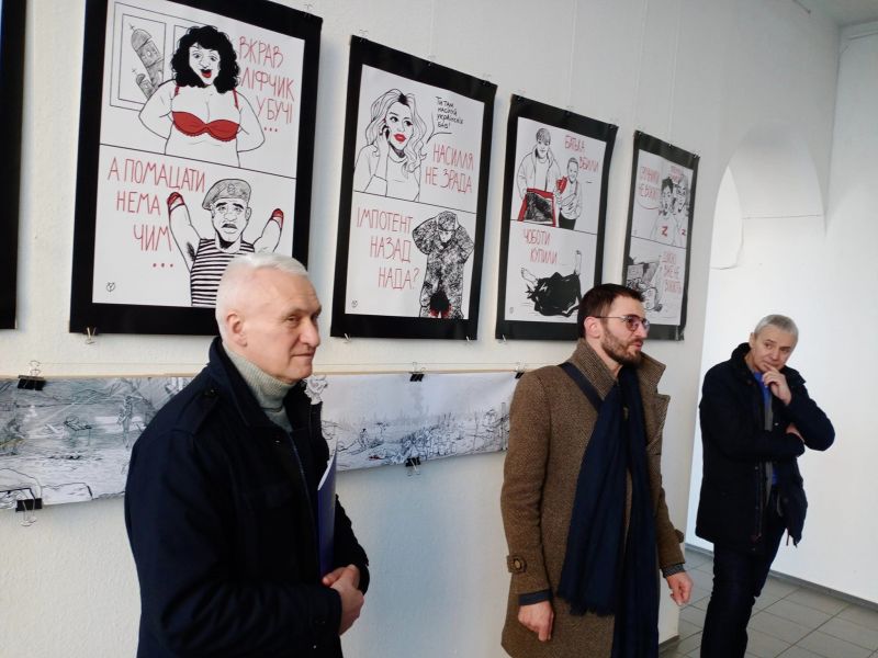 Запорізькі художники показали гострі плакати на столичній виставці «Рік незламності»