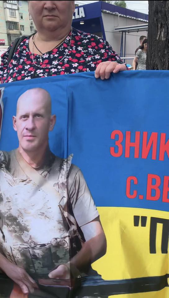 «Тільки разом ми сила» - у Запоріжжі до акції на підтримку військовополонених долучився звільнений захисник (фото)