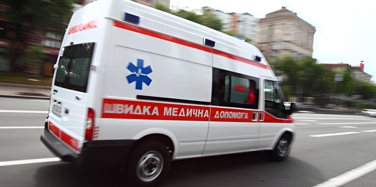 У Запоріжжі медики допомогл дитині з'явитися на світ у кареті «швидкої» 