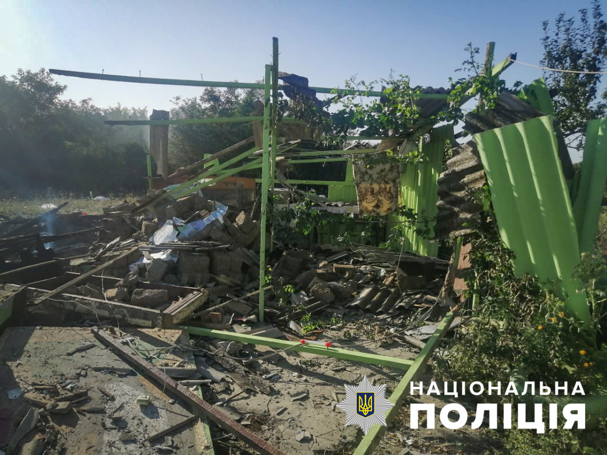 Запорізькі поліцейські показали, що залишається від будинків після обстрілів у Запорізькій області (фото)