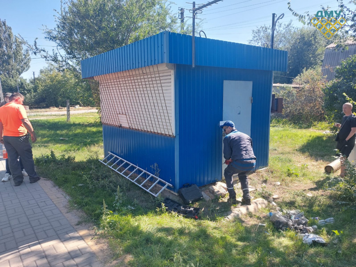 Заважали людям та псували вигляд вулиці - у Запоріжжі прибрали нелегальні кіоски (фото)