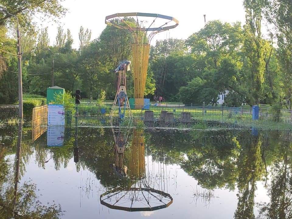 У Запоріжжі затопило центральний міський парк - фото