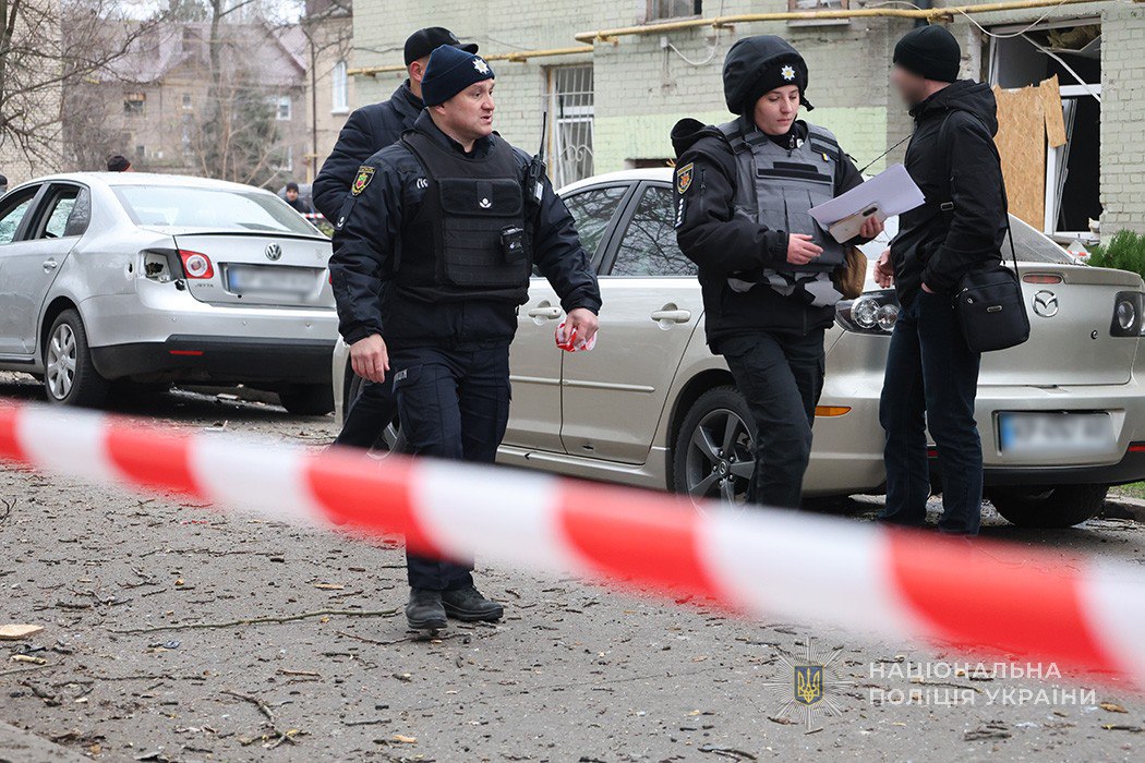 У Запоріжжі завершили аварійно-рятувальні роботи на місцях прильотів - фото наслідків авіаудару 8 грудня