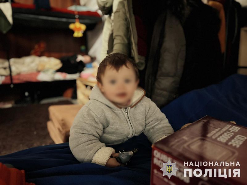У Запоріжжі після смерті чоловіка жінка зосталась без житла і понад два місяці жила з дітьми у бомбосховищі