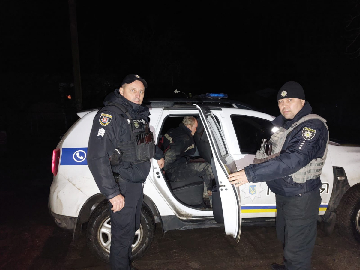 Прикидався глухонімим: на Запоріжжі поліцейські затримали російського військового (фото, відео)