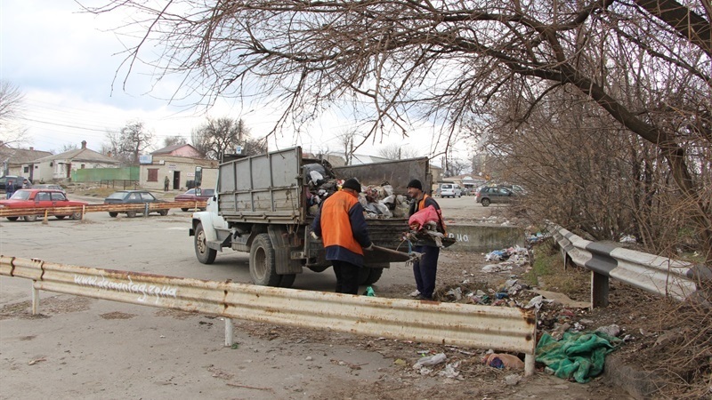 Стихійні сміттєзвалища у Запоріжжі – мешканці понад 10 років страждають від бруду