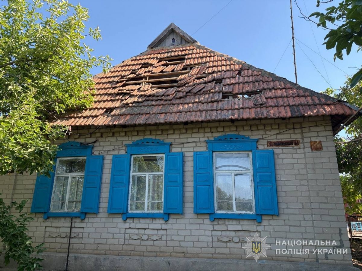 Масовані удари по цивільних об'єктах Запоріжжя та області: внаслідок ворожих атак є загиблі та поранені (фото, відео)