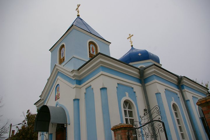 У Запорізькій області окупанти влаштували військову базу на території церкви