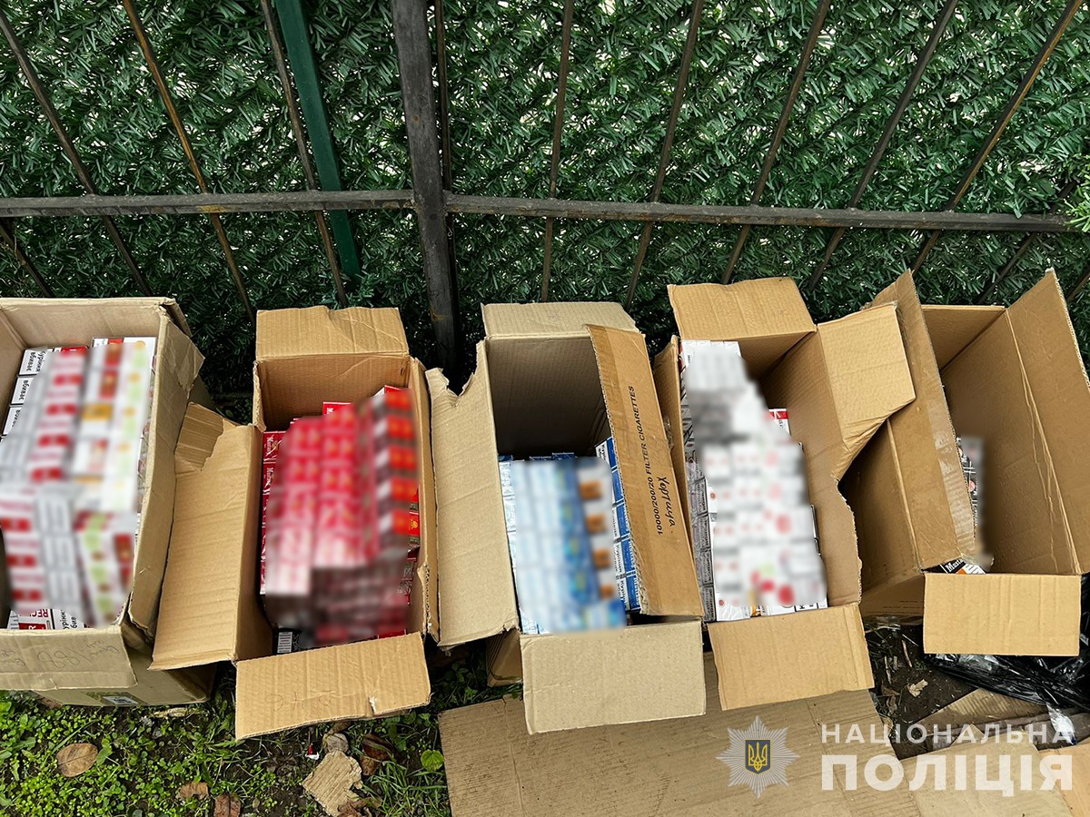 У Запоріжжі вилучили майже 5 тисяч пачок цигарок з підробними акцизами – фото