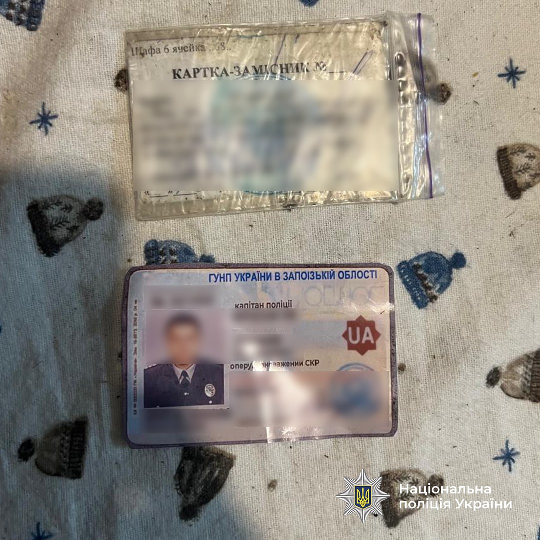 Зухвалі наркоторговці перевозили заборонене на авто з шашечкою"таксі" та робили "закладки" у формі поліцейських - фото, відео