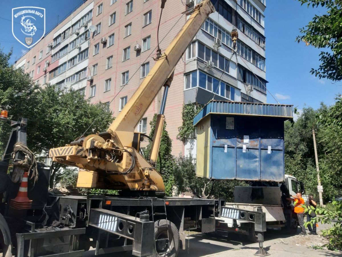 У Запоріжжі демонтували чергову незаконну споруду (фото)