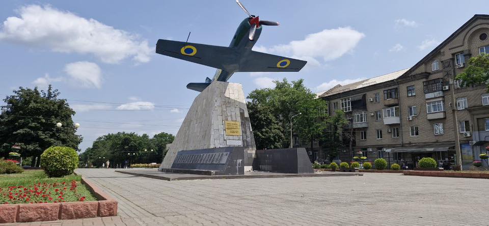 "Пам'ятник не на часі" - очільник Запорізької ОВА відреагував на скандальний тендер
