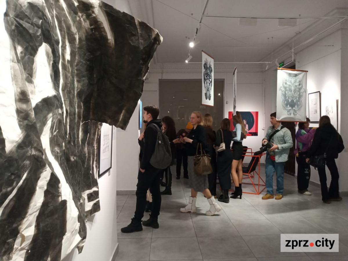 У Запоріжжі показали незвичайні скульптури та ще багато класних творів сучасного мистецтва - фото