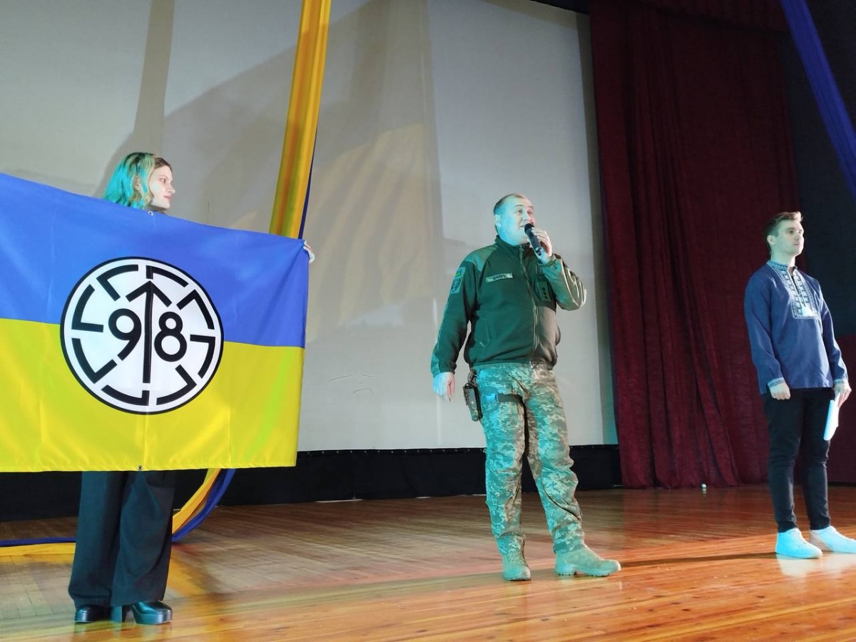 На концерті у наймолодшому районі Запоріжжя зібрали гроші для "Сталевої піхоти" - фото