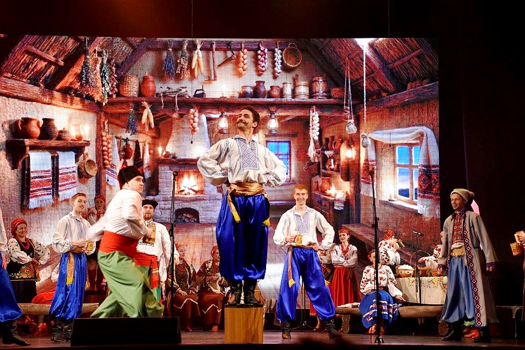 У запорізькій філармонії показали яскраву прем'єру мюзиклу з українським колоритом - фото