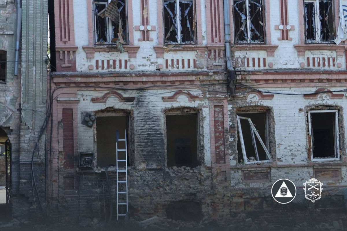 Наслідки російського обстрілу в історичній частині Запоріжжя 29 червня