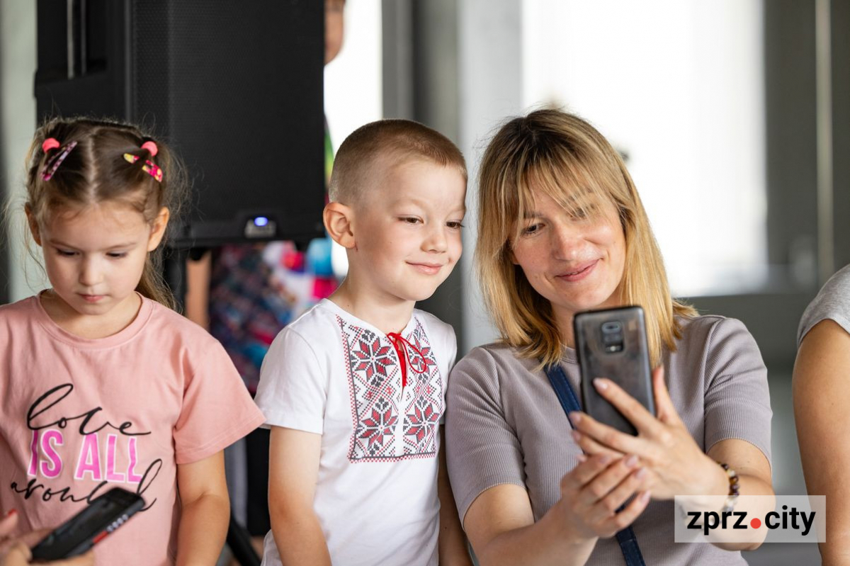 У Запоріжжі для дітей працівників великого підприємства літо почалося зі свята - фото