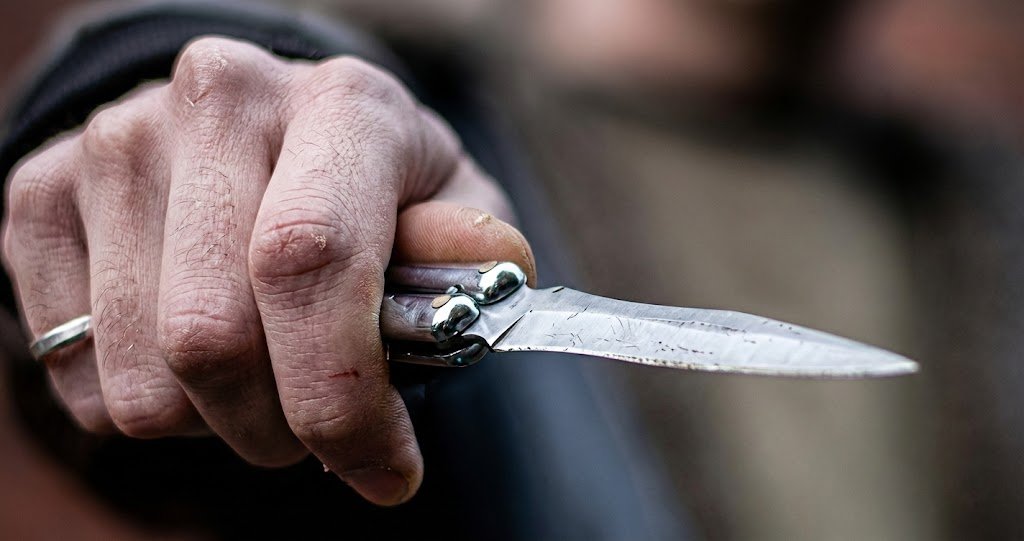 Зірвали замовне вбивство: у Запоріжжі агент ФСБ намагався зарізати офіцера ЗСУ (фото, відео)