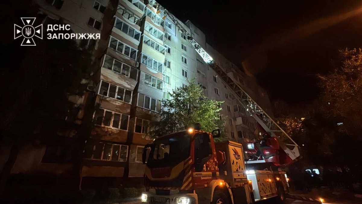 Росіяни атакували міст через Дніпро та будинок у Запоріжжі: є постраждалі (фото, відео)