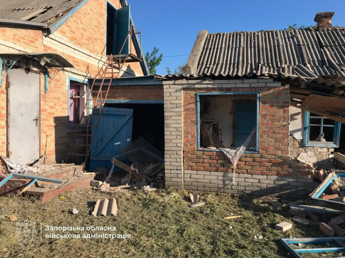 Атакували одразу три напрямки - росіяни били дронами та артилерією по населених пунктах Запорізької області (фото)