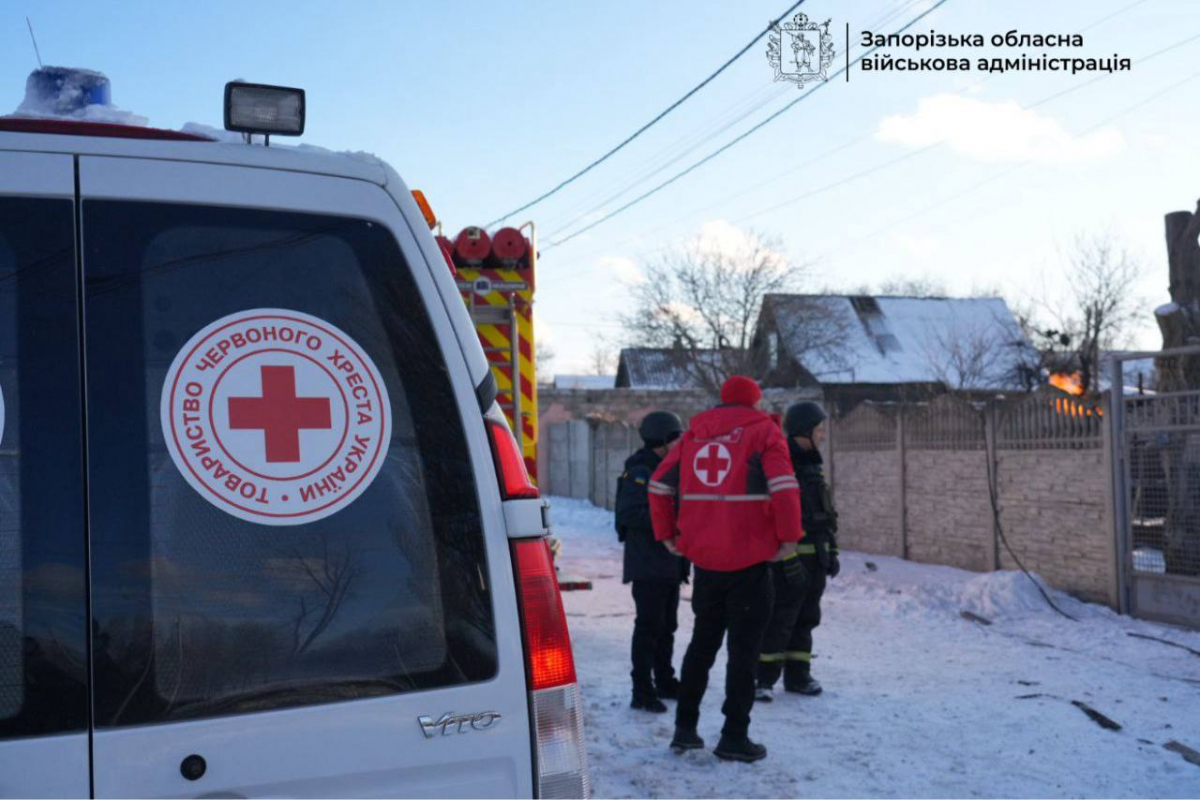 Напередодні Нового року ворог атакував Запоріжжя - фото наслідків