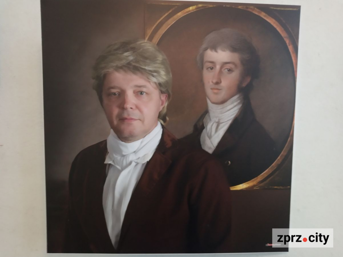 Перетворив людей на скульптури та на історичні постаті – у Запоріжжі відкрили виставку відомого українського фотохудожника