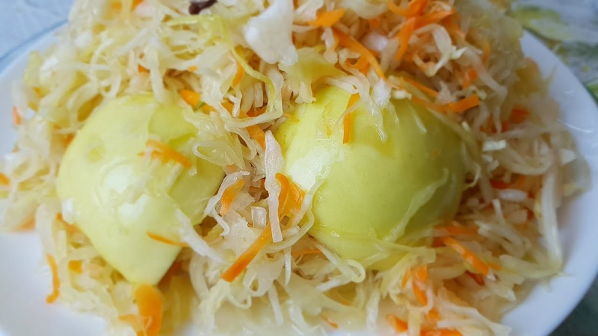 Як приготувати смачну та корисну квашену капусту - простий перевірений рецепт