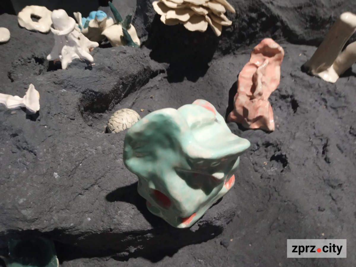 Запорізький центр сучасного мистецтва пропонує зануритись у чужі спогади (фото)