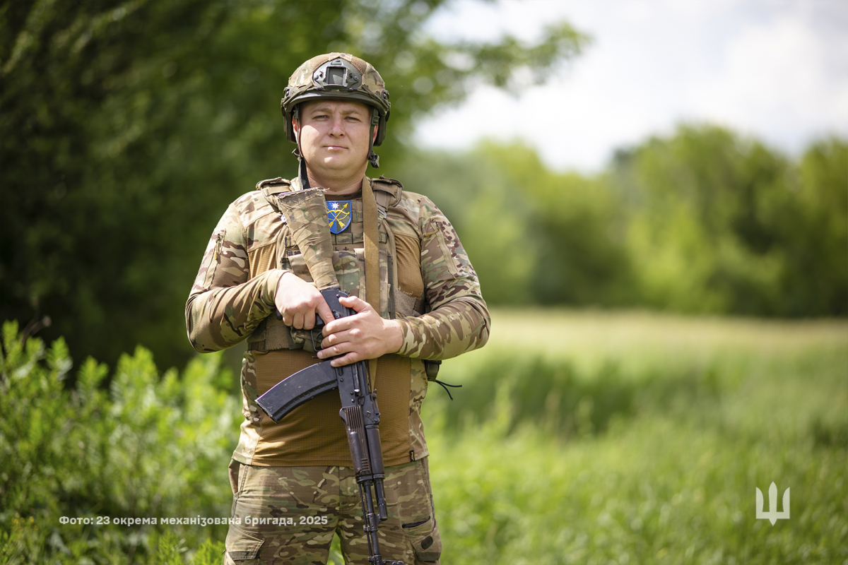 Від моряка до захисника України - запоріжець встановлює загородження на Донеччині під ворожими дронами