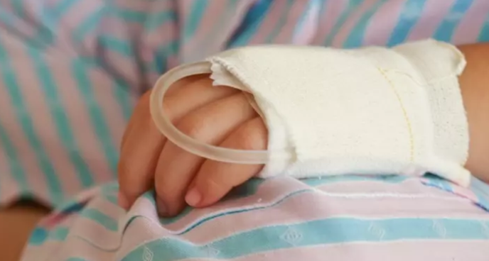 У Запоріжжі судитимуть медсестру, через яку малюк отримав опіки у пологовому будинку: як це сталося