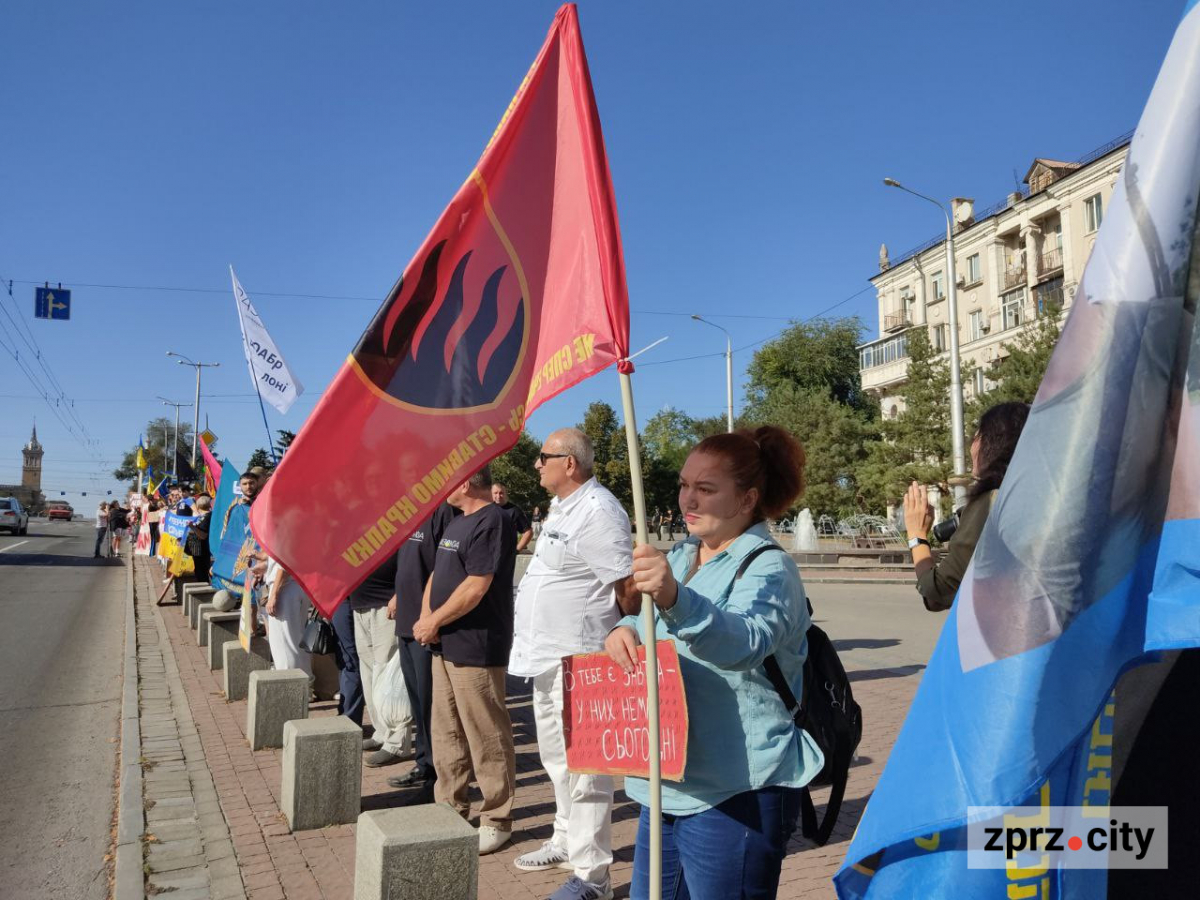 Бути їхнім голосом - у Запоріжжі відбулася акція на підтримку полонених захисників (фото)