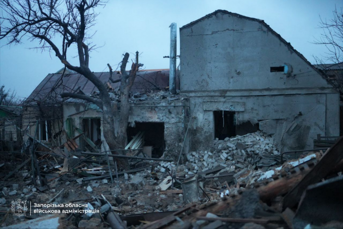 Масована атака на Запоріжжя: били дронами, КАБами та ракетами по будинках та торгових центрах - ситуація на ранок (фото, відео)
