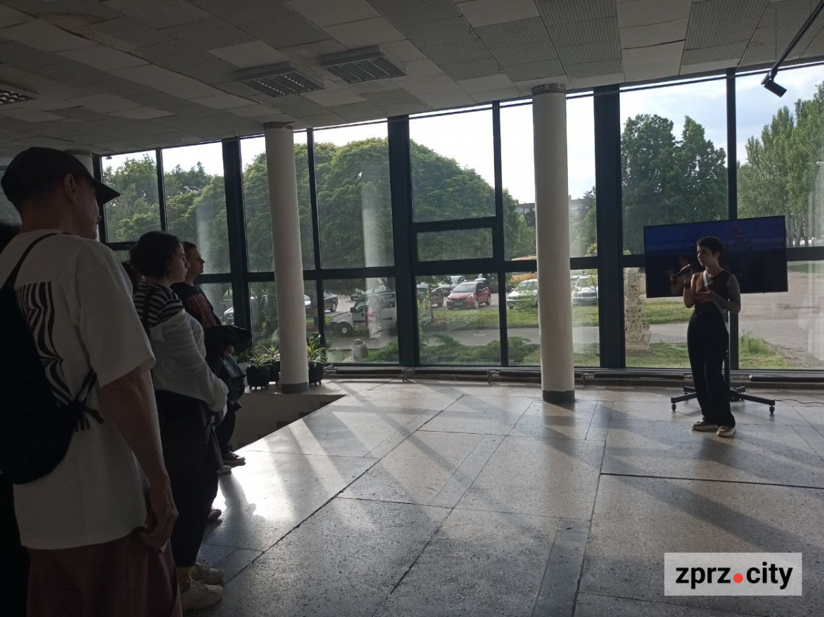 Виставка "Кривий ландшафт"