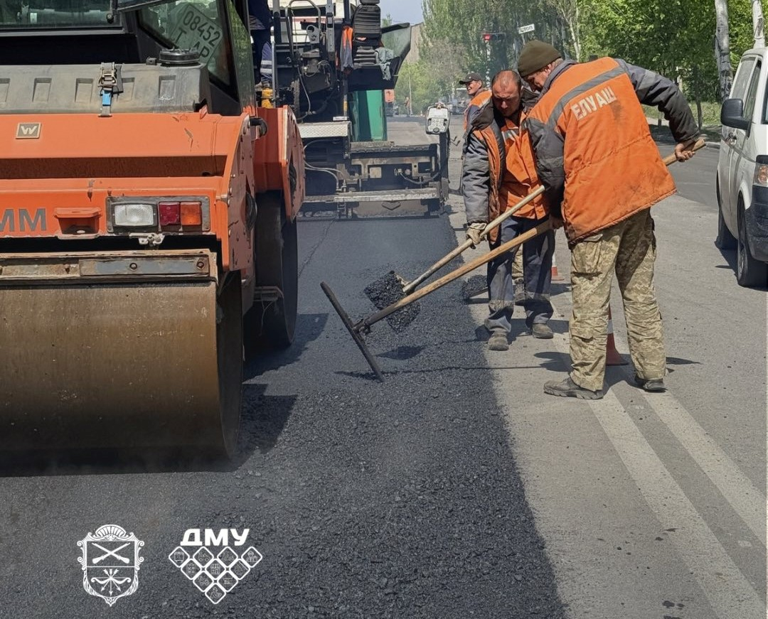 У Запоріжжі за тиждень відремонтували понад три тисячі квадратних метрів доріг, фото: Запорізька міськрада