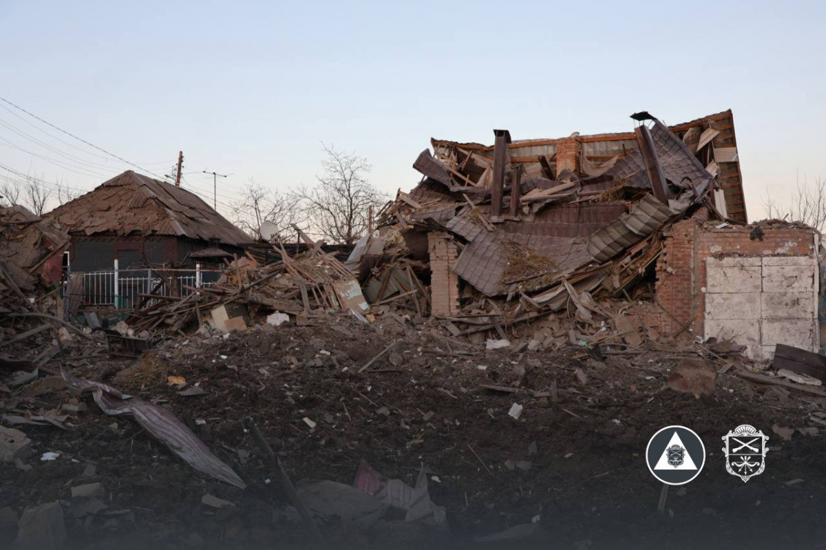 Ворог вдарив КАБами по Запоріжжю і Розумівці: поранені люди, розтрощені домівки та згорілі авто (фото, відео)