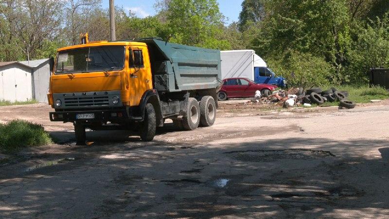 Понад 20 тонн сміття у балці: у Хортицькому районі Запоріжжя прибрали масштабне стихійне звалище (фото)