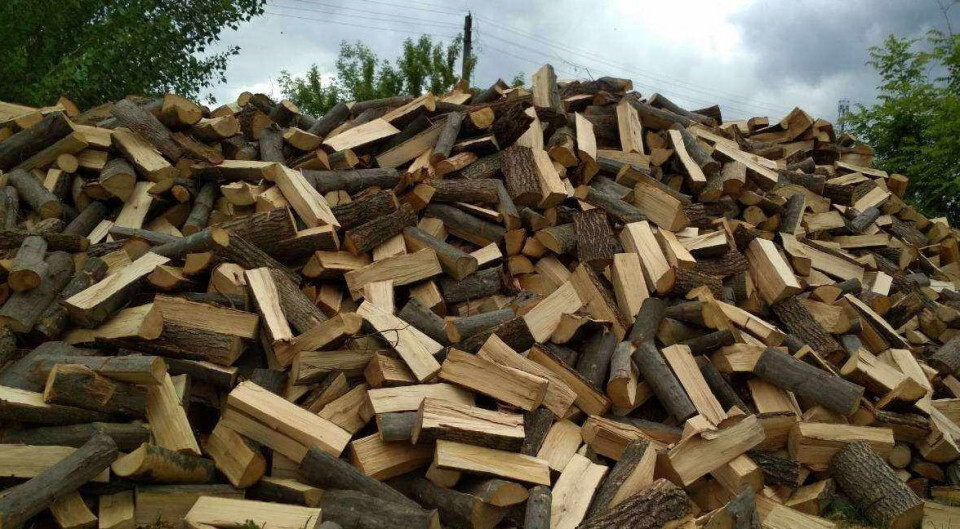 Щоб дрова горіли довше – корисні поради, як зекономити