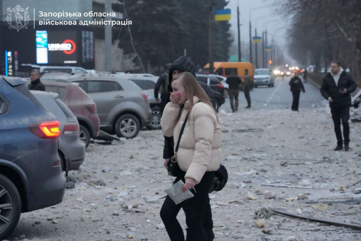 У Запоріжжі чули потужний вибух - зруйнована медклініка, поранені люди (перші фото наслідків)