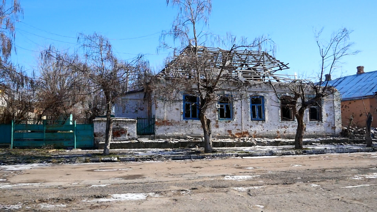 Російські військові майже два роки щоденно обстрілюють Оріхів - історія виживання однієї родини