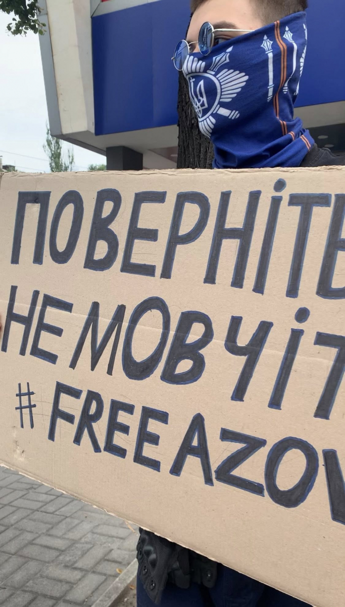 «Тільки разом ми сила» - у Запоріжжі до акції на підтримку військовополонених долучився звільнений захисник (фото)