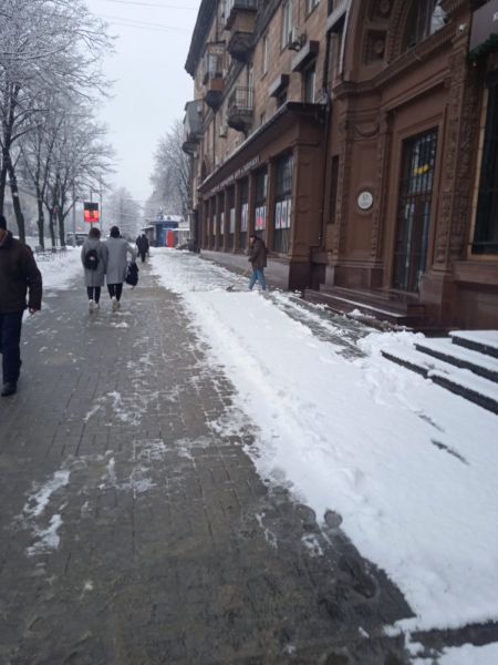 Хто у Запоріжжі має прибирати сніг, крім комунальників