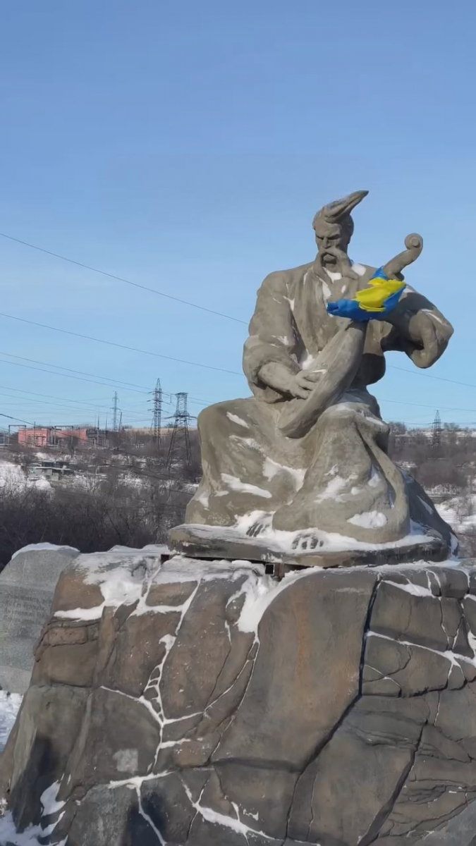 Символ свободи та пам’яті: у Запоріжжі на Хортиці з'явилася нова скульптура (відео)