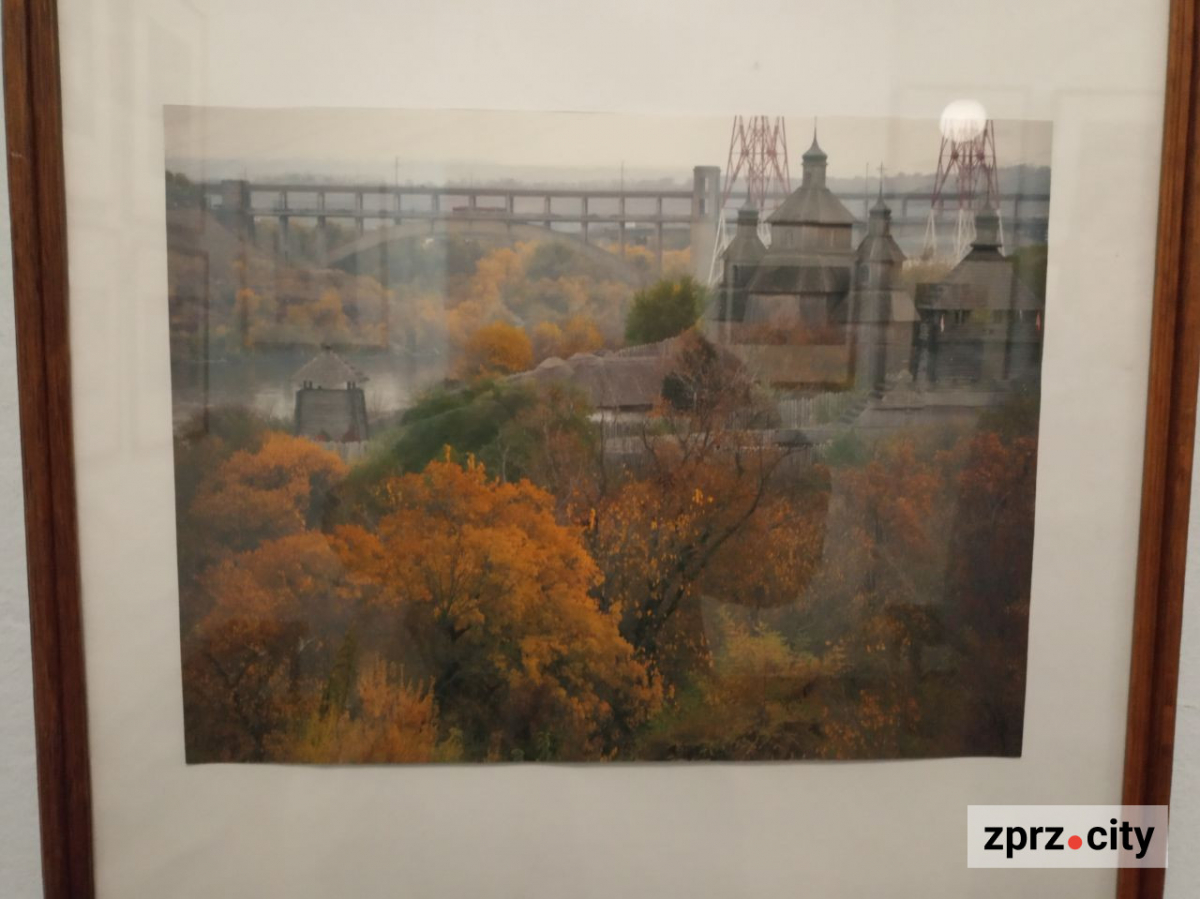 Запорізькі фотохудожники завершують рік великою виставкою - показали багато еротики