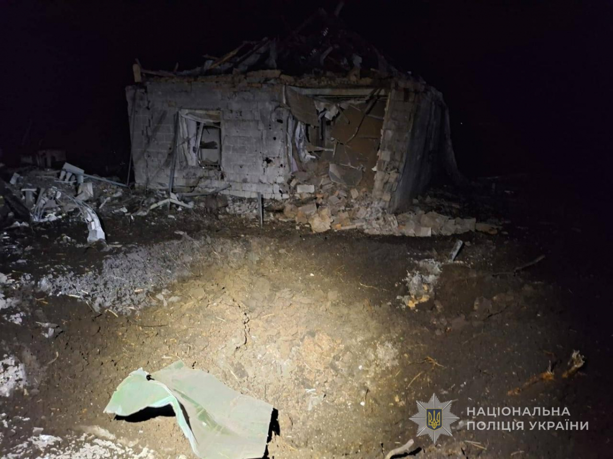 Атакували дронами транспорт – у Запорізькому районі росіяни вдарили по швидкій та поліції (фото)