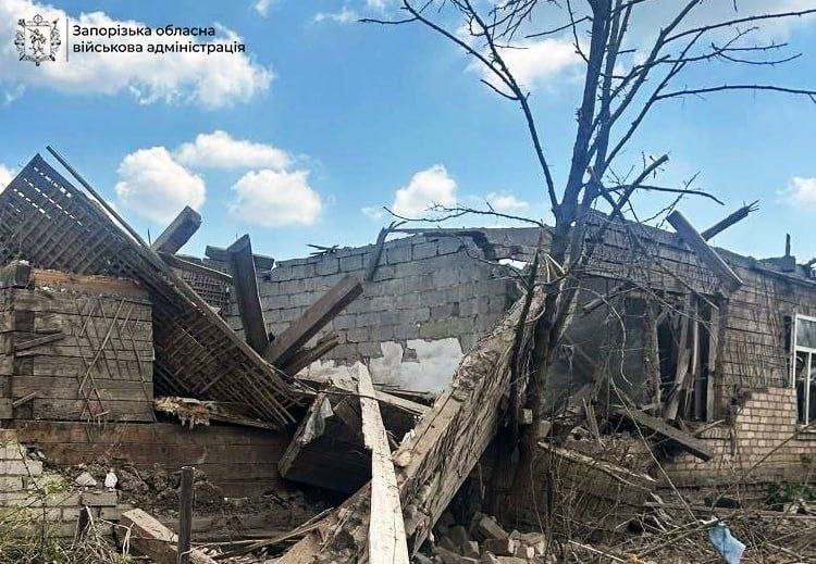Наслідки ворожих ударів по Запорізькому району, фото:ЗОВА