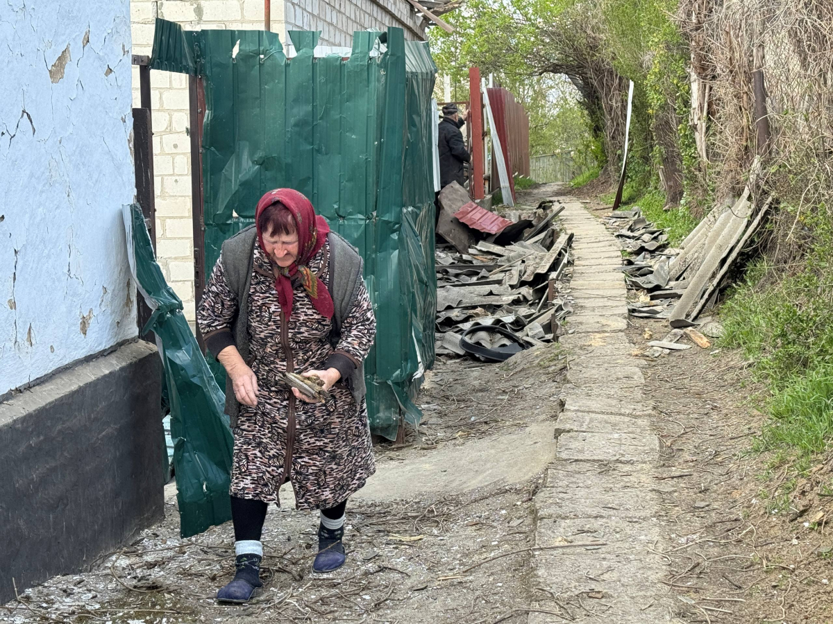 «Маму з завалів дістали» — що пережили люди під час авіаудару по Балабиному (фото)